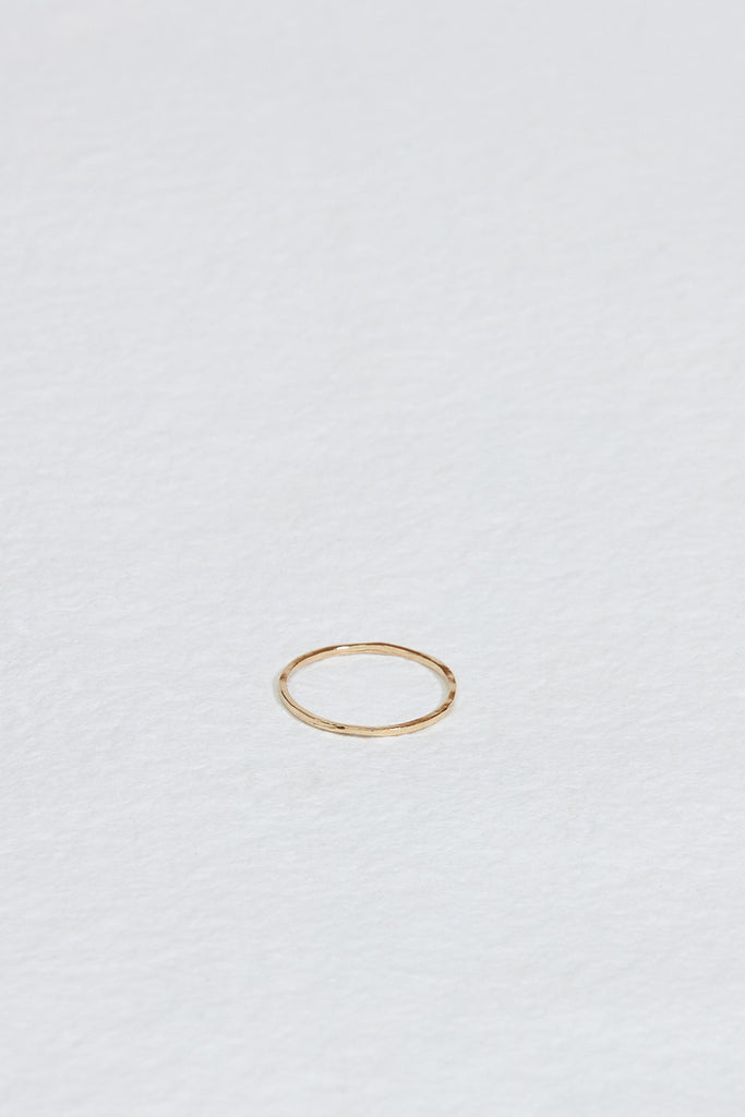 thin gold band with straight sides
