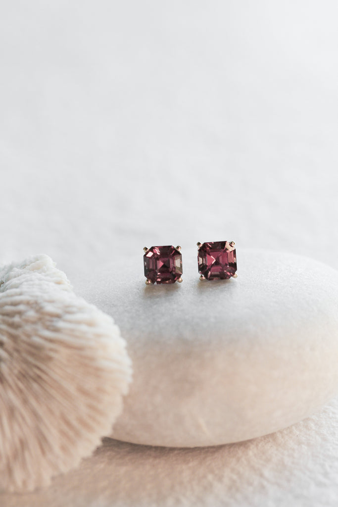 asscher cut malaya garnet gold studs