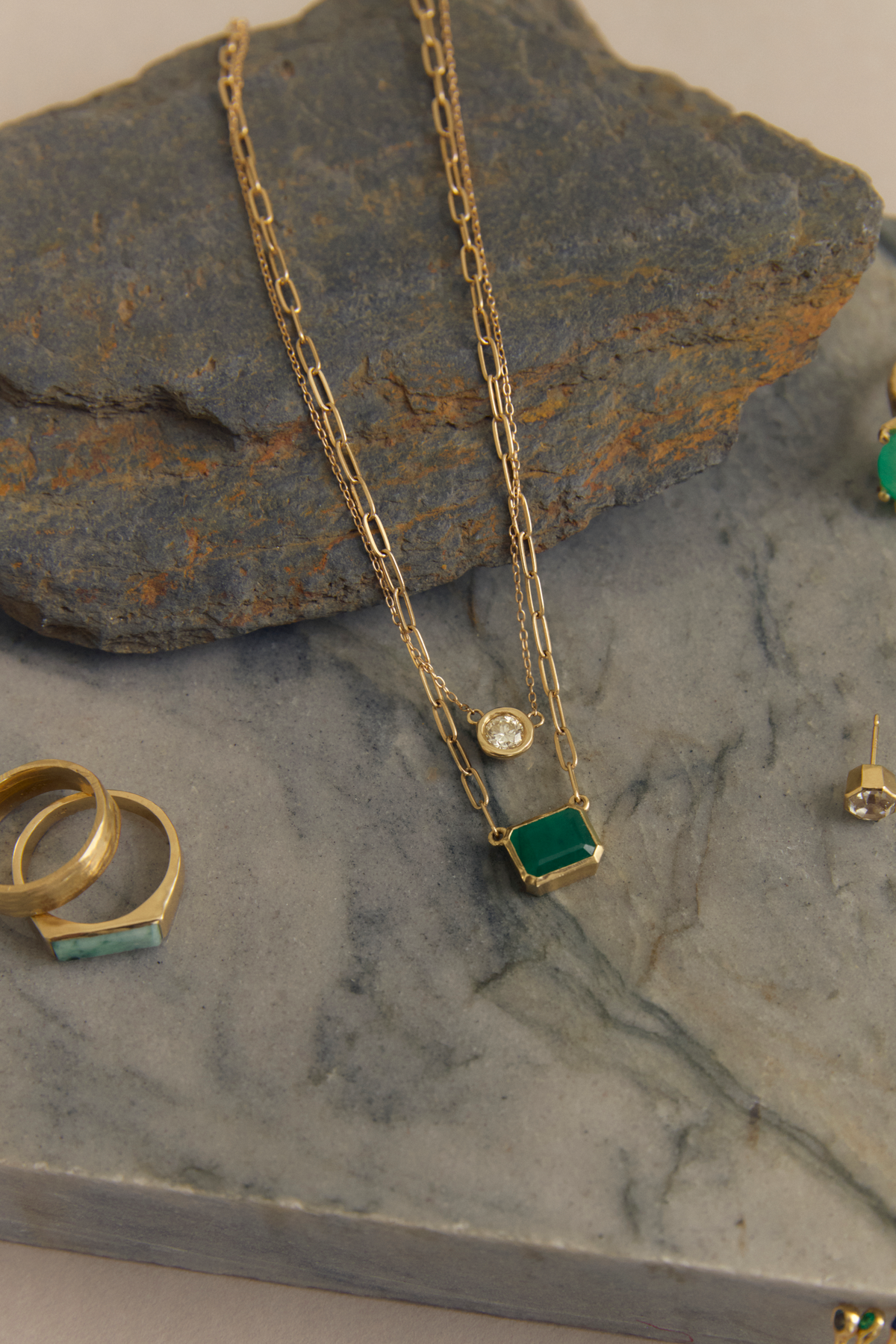 エメラルドネックレス　ビーズ　ジュエリー　emerald necklace Pear Emerald Necklace – Elisabeth Bell