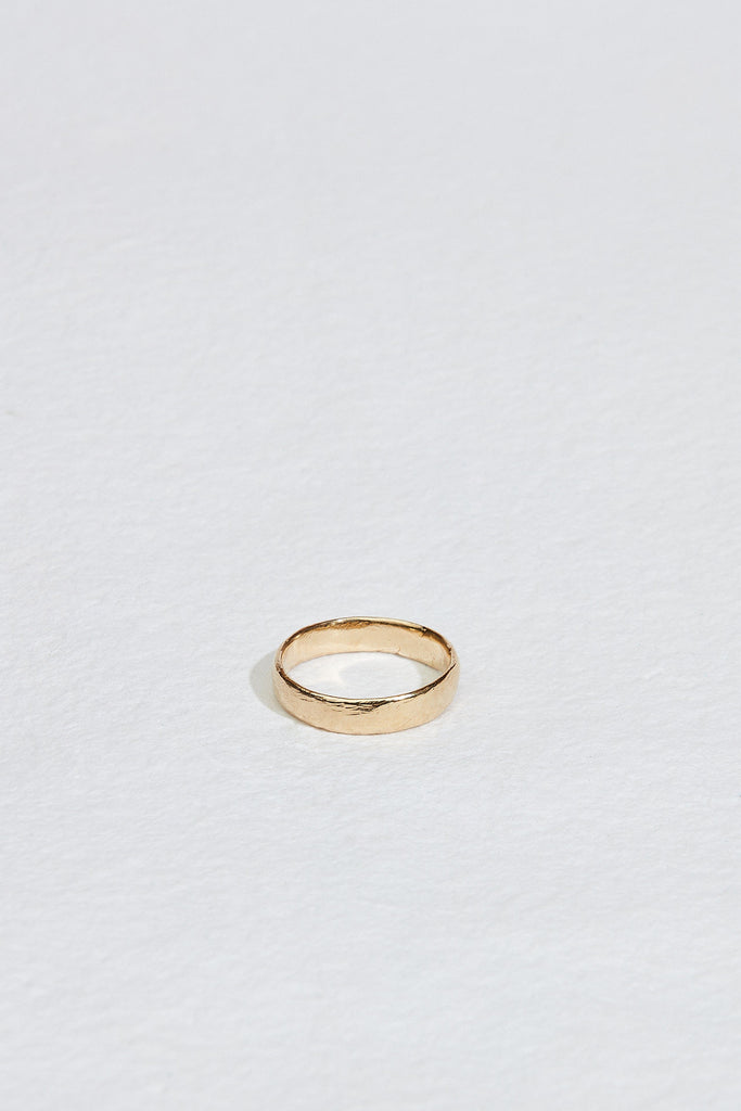 5mm wide gold band with straight sides