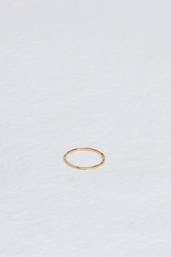 thin gold band with straight sides