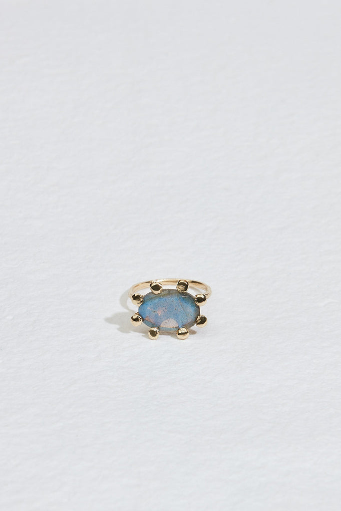 gold ring with xl prongs and labradorite