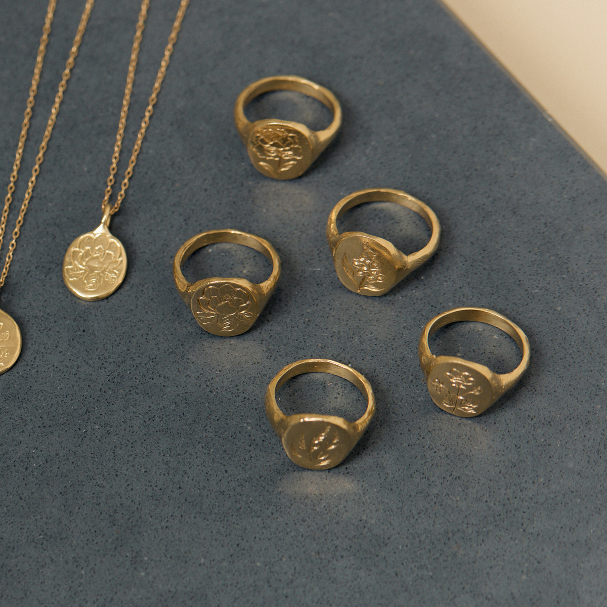 ミュージシャン pointless journey TOY RING GOLD ENGRAVED