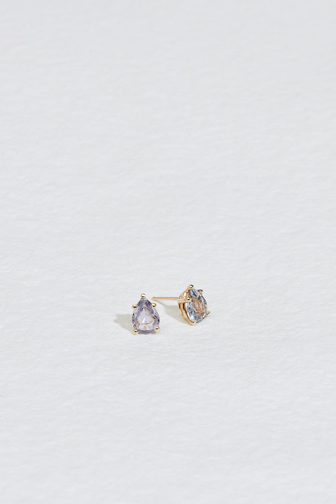 gold stud earrings with lavender pear sapphires