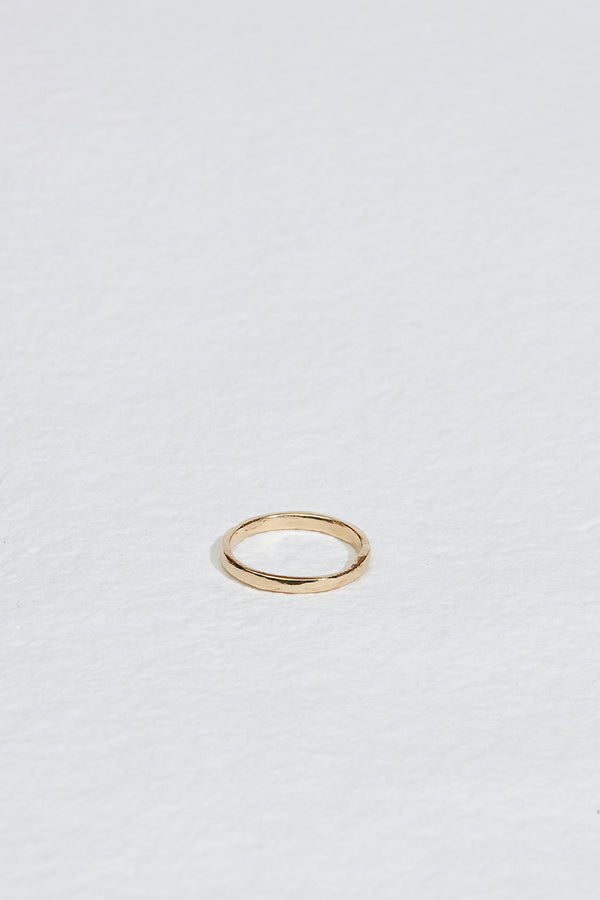 thin gold band with straight sides
